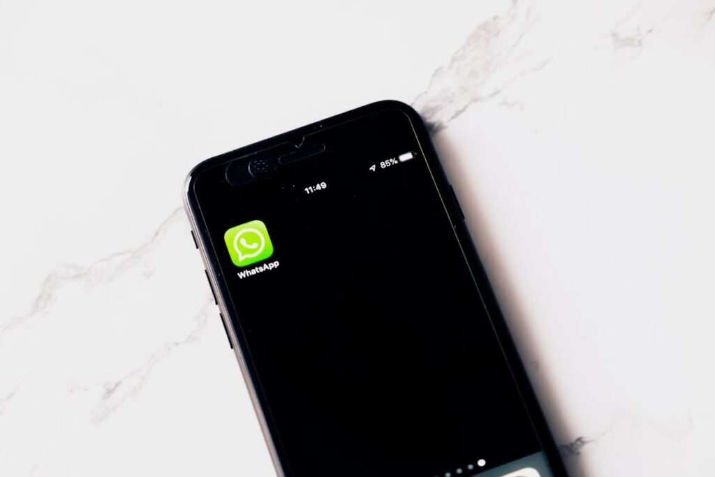 4 Alasan Seseorang Menjadi Silent Reader di Grup WhatsApp