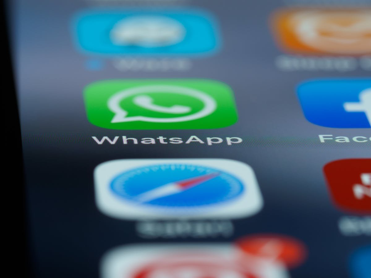 Cara Melihat Story WhatsApp Tanpa Ketahuan Pembuat Story