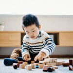 5 Cara Mencegah Anak Rewel Saat Bertamu