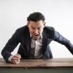 5 Pertanda Seseorang Belum Mempunyai Self Control yang Baik