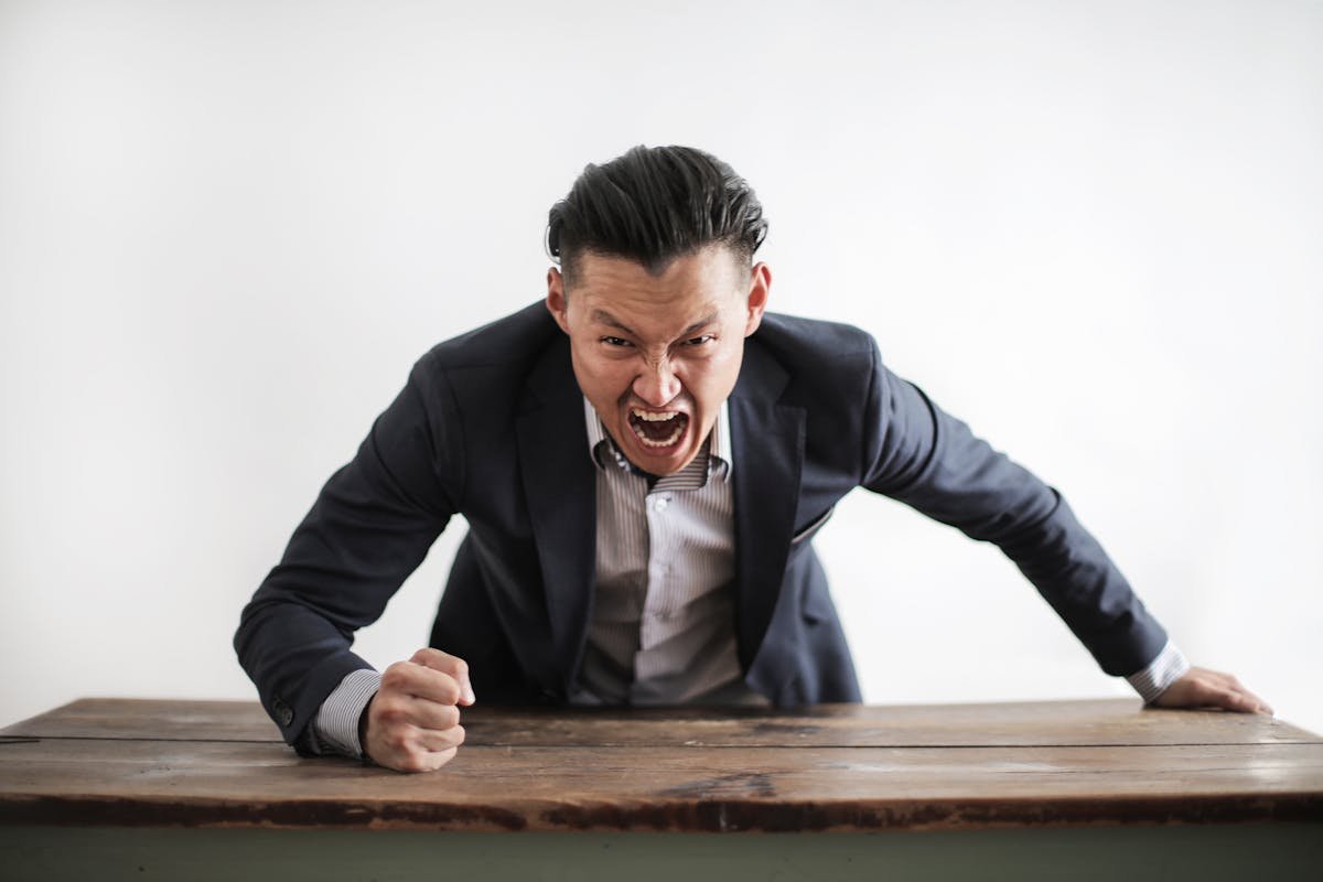 5 Pertanda Seseorang Belum Mempunyai Self Control yang Baik