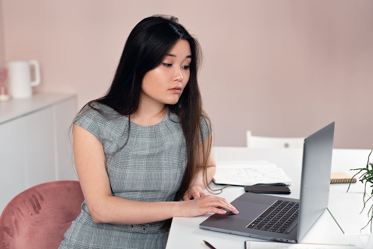 5 Cara Mengatasi Rasa Kantuk Saat Menulis Artikel