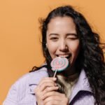 Bukan Karena Cantik, 5 Hal yang Membuat Laki-laki Tertarik Mengenal Wanita