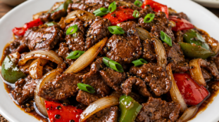 Resep Daging Sapi Lada Hitam, Empuk dengan Saus Gurih yang Enak dan Mudah di Buat